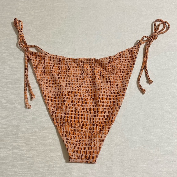 L*SPACE Women's Lennox Bottom Classic String Bikini Bottom Size XL - Picture 4 of 6